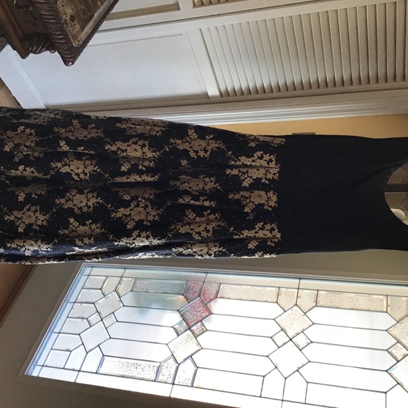 Shoes, Brahmin handbag, designer dress - Picture 4 of 16